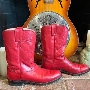 Justin Red Leather round toe cowboy boots Sz 8 women’s
